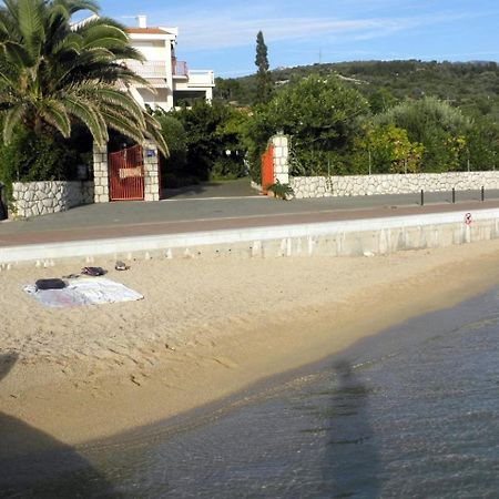 Apartments With A Parking Space Barbat, Rab - 16816 Barbat na Rabu ภายนอก รูปภาพ