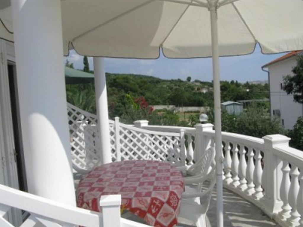 Apartments With A Parking Space Barbat, Rab - 16816 Barbat na Rabu ภายนอก รูปภาพ