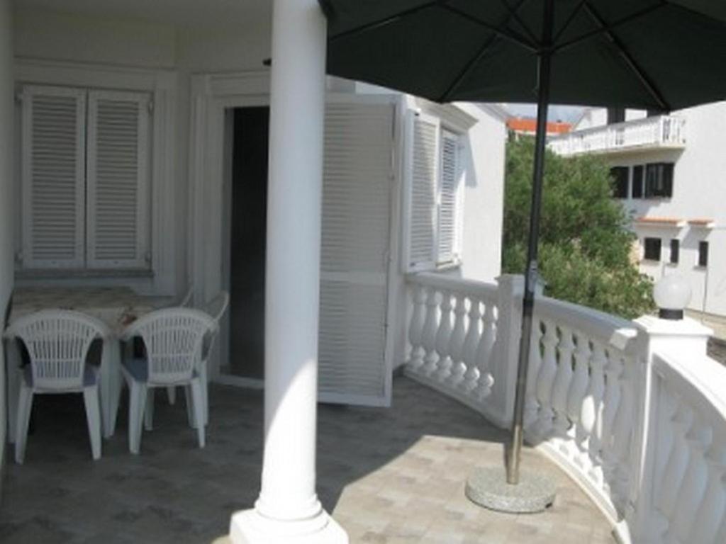Apartments With A Parking Space Barbat, Rab - 16816 Barbat na Rabu ภายนอก รูปภาพ