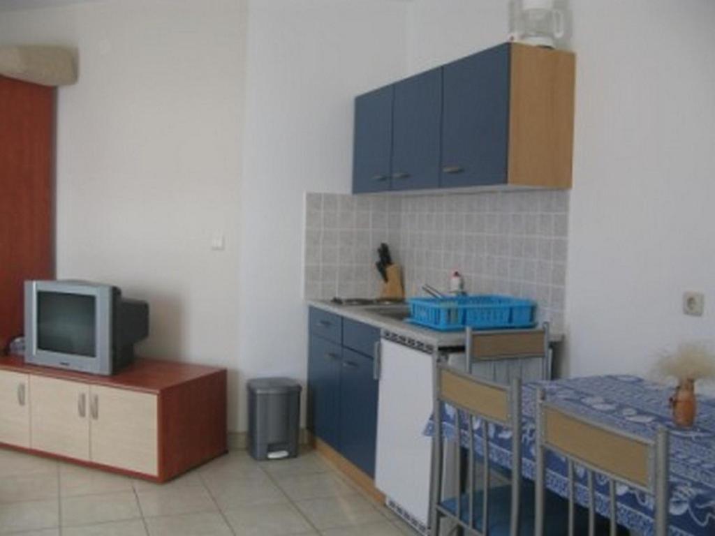 Apartments With A Parking Space Barbat, Rab - 16816 Barbat na Rabu ภายนอก รูปภาพ
